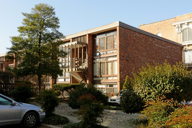 Cherokee Gardens in Louisville, KY - Building Photo - Building Photo