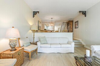 623 Bayou Dr in Miramar Beach, FL - Building Photo - Building Photo