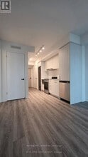 195 Commerce St in Vaughan, ON - Building Photo - Building Photo