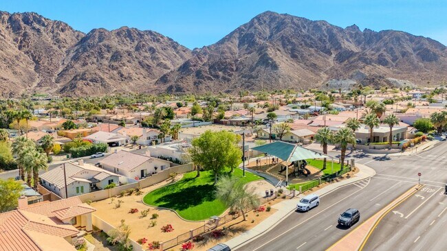 53385 Eisenhower Dr in La Quinta, CA - Building Photo - Building Photo