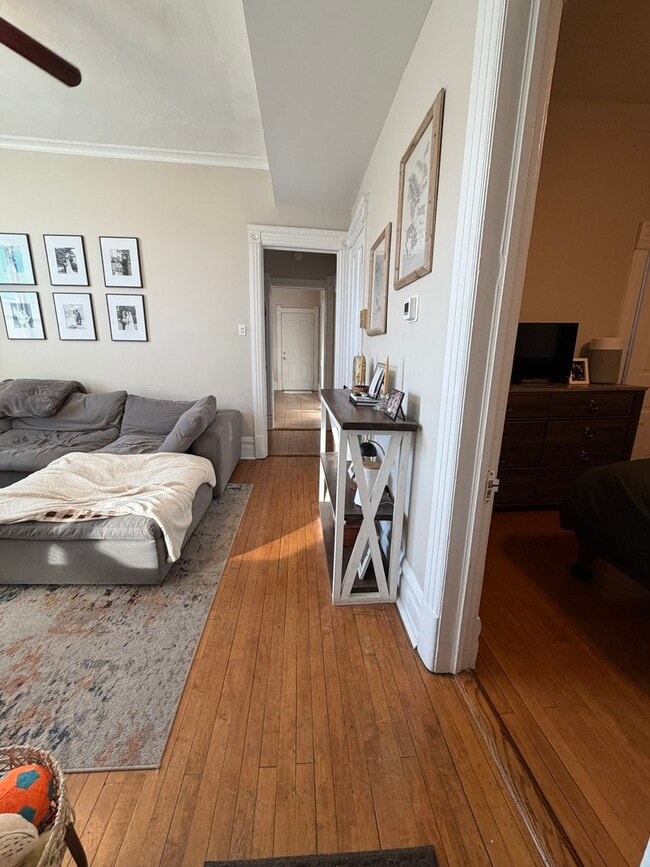 3730 N Sheffield Ave in Chicago, IL - Foto de edificio - Building Photo