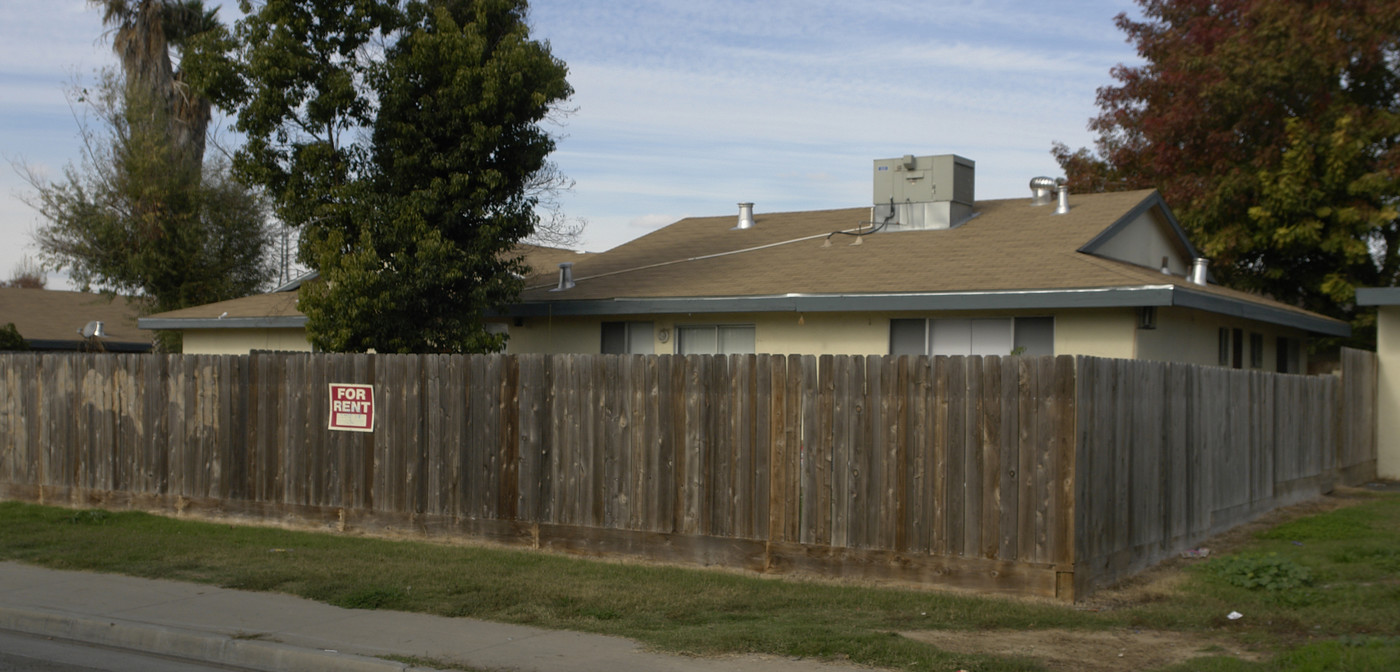 1801 Carter Way in Atwater, CA - Building Photo