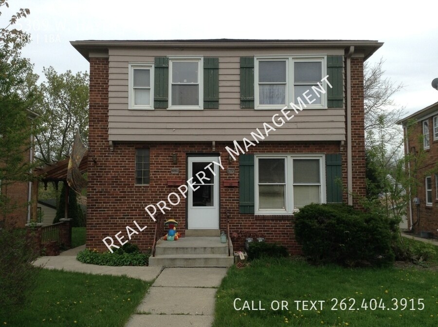 5309 W Hayes Ave in West Allis, WI - Building Photo