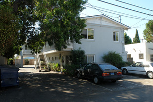 141 Nectarine Ave Apartments