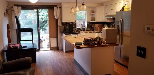 property at 3107 Riverside Dr
