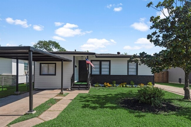 property at 10137 Fairfax St
