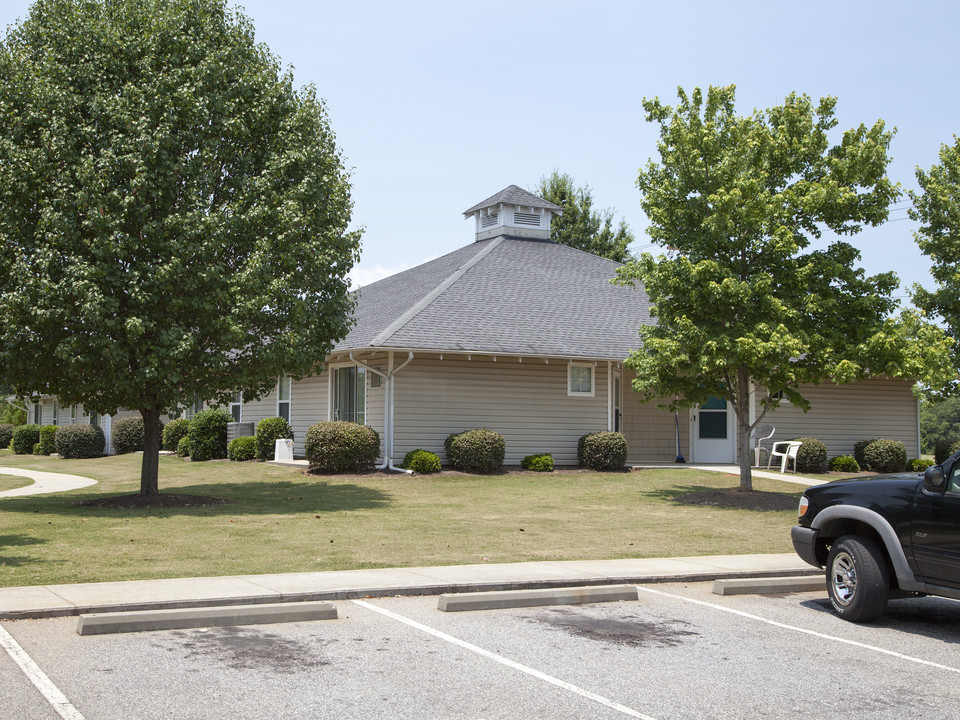 Genesis Circle in Anderson, SC - Foto de edificio