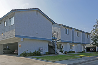 Cypress Garden Apartments in Los Banos, CA - Building Photo - Building Photo