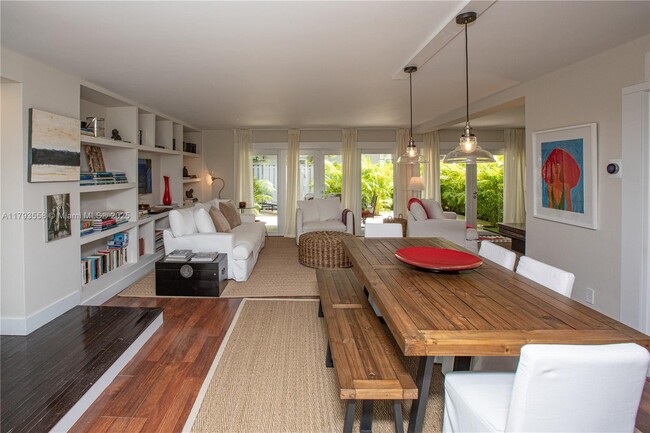 258 Seaview Dr in Key Biscayne, FL - Building Photo - Building Photo