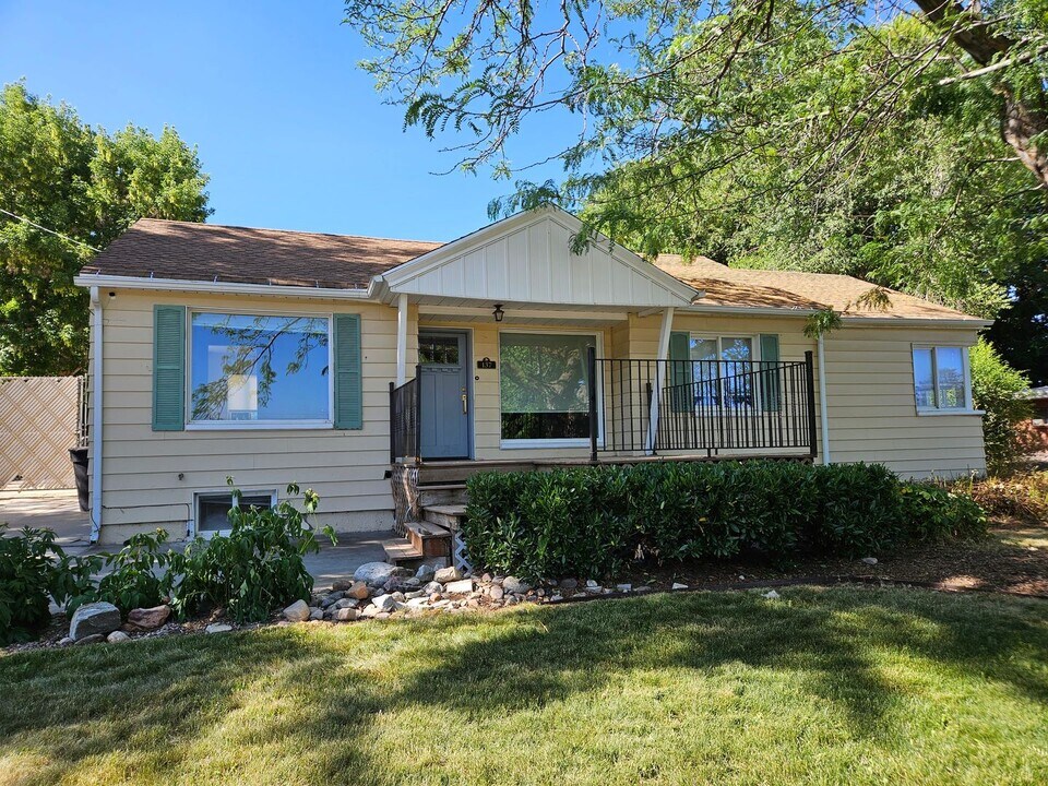 137 W 2900 S in Bountiful, UT - Building Photo
