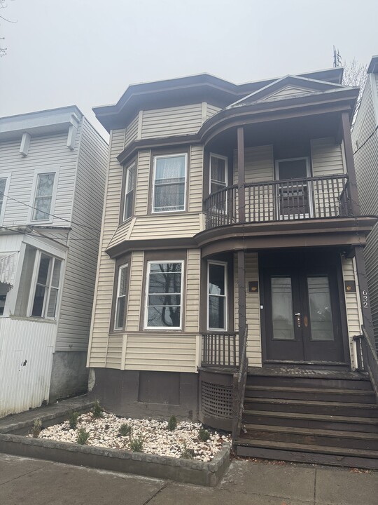 632 Livingston Ave, Unit 1 in Albany, NY - Building Photo