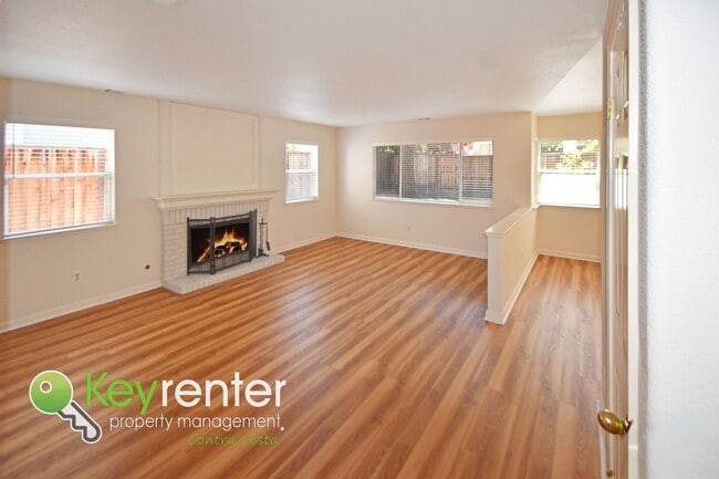 311 Mountain Ridge Dr