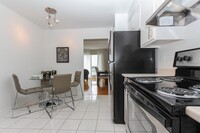 Les Tours Lakeshore in Pointe-claire, QC - Building Photo - Building Photo