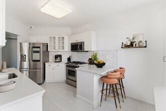 30 CONSTITUTION Way in Jersey City, NJ - Building Photo - Building Photo