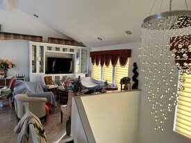 14 Nagle Ln in Central Islip, NY - Building Photo