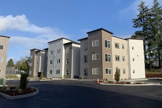 Grand Pacific Apartments in Tacoma, WA - Foto de edificio - Building Photo