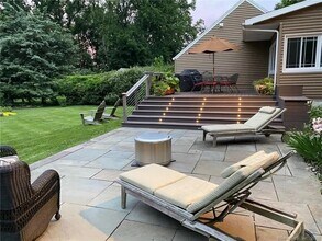 240 Pearsall Pl in Bridgeport, CT - Building Photo - Building Photo