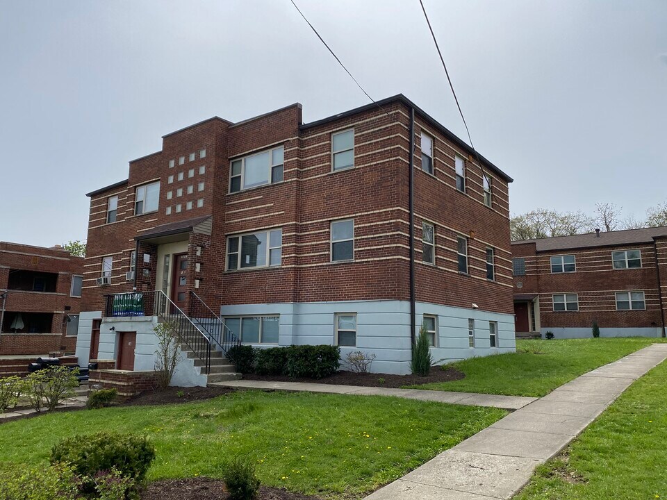 1607 Asmann Ave in Cincinnati, OH - Building Photo