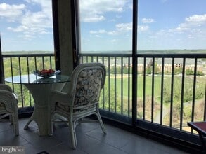 5901 Mount Eagle Dr, Unit 1517 in Alexandria, VA - Building Photo - Building Photo