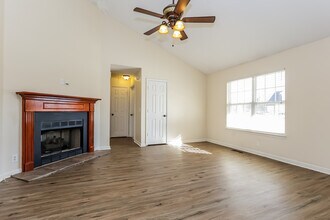 737 Stone Hedge Dr in Nashville, TN - Building Photo - Building Photo