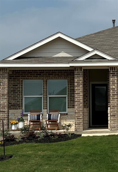 9138 Honey Mesquite in Seguin, TX - Building Photo