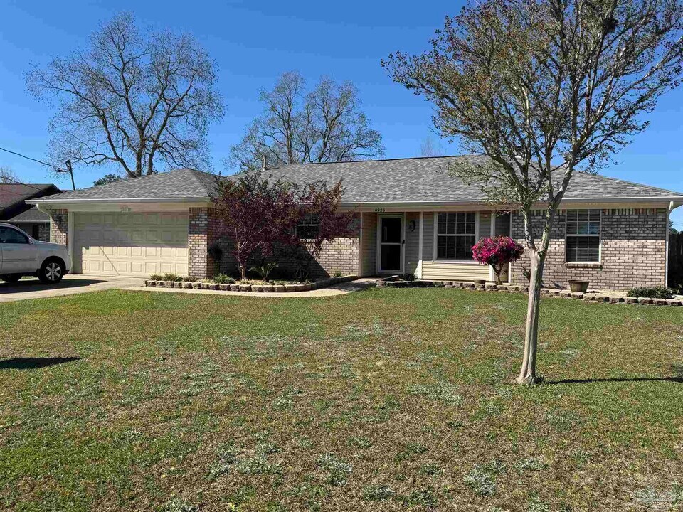 10926 Oak Valley Cir in Pensacola, FL - Building Photo