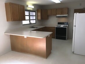 1703 Puowaina Dr in Honolulu, HI - Building Photo - Building Photo