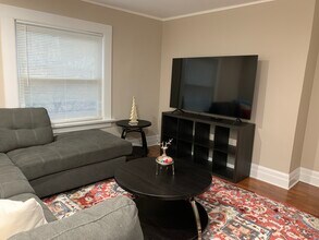 9 Francis Pl, Unit Fully Furnished 4 BR APT in Montclair, NJ - Foto de edificio - Building Photo