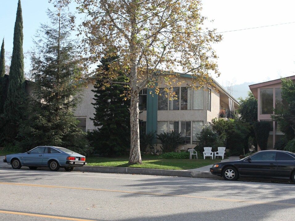 1550 Riverside Dr in Glendale, CA - Building Photo