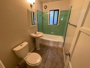 124 N. Maple in Burbank, CA - Building Photo - Interior Photo