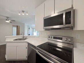 9730 Mesa Springs Way in San Diego, CA - Building Photo - Building Photo