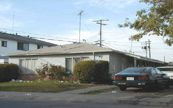 5353 Young St in Sacramento, CA - Building Photo