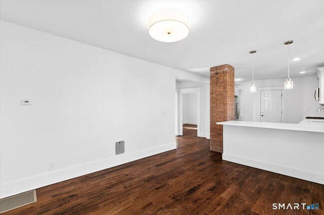 954 Elm St in New Haven, CT - Building Photo - Building Photo