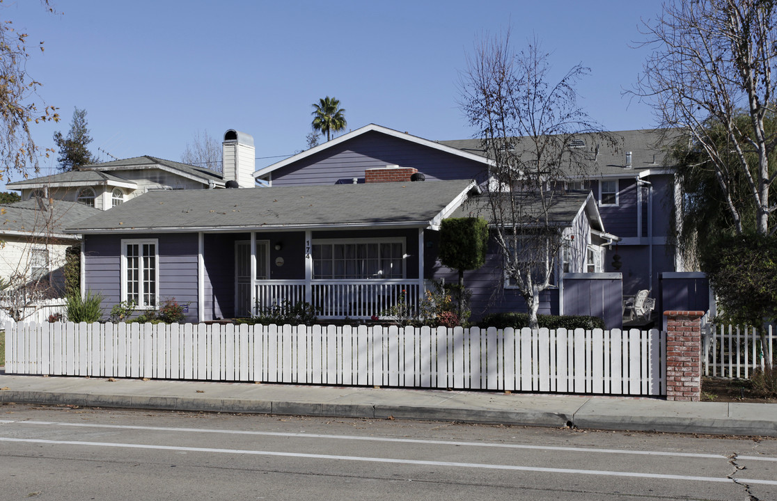 174 E Broadway in Costa Mesa, CA - Building Photo