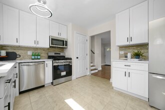 221 S Park Blvd in Glen Ellyn, IL - Building Photo - Building Photo