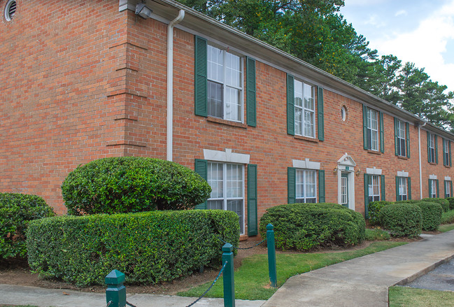 Crestwood Apartments in Norcross, GA - Foto de edificio - Building Photo