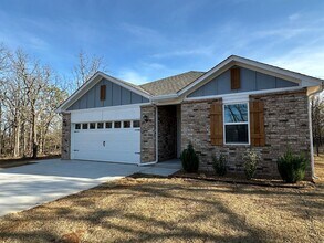 17030 Oak Ridge Cir in Oklahoma City, OK - Building Photo - Building Photo