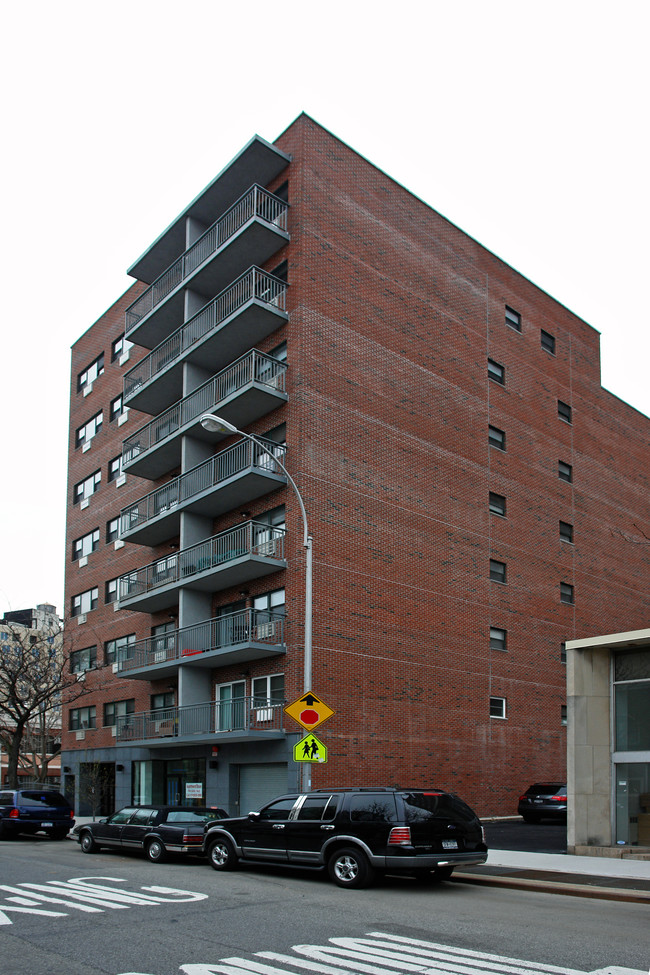 2716 41st Ave in Long Island City, NY - Building Photo - Building Photo