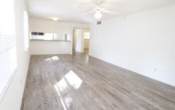 1011 Hondo Ave in Fort Walton Beach, FL - Building Photo - Building Photo