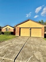 2015 Lazy Ln in Missouri City, TX - Building Photo