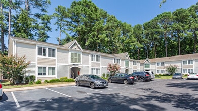 Linkhorn Bay Apartments in Virginia Beach, VA - Building Photo - Building Photo