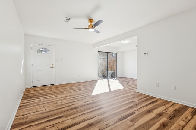 1561 Malibu Pl in Newport News, VA - Building Photo - Building Photo