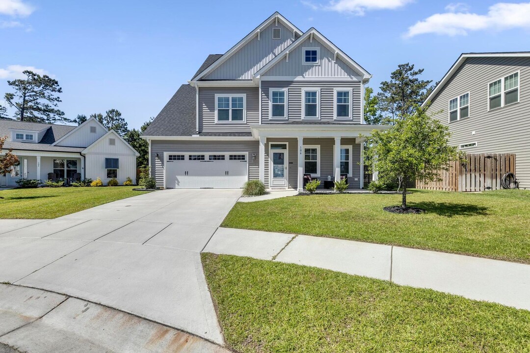 106 Bachmans Trl in Hampstead, NC - Building Photo