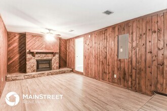 2091 Luana Dr E in Jacksonville, FL - Foto de edificio - Building Photo