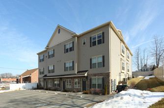 Tower Place Apartments in Schenectady, NY - Foto de edificio - Building Photo