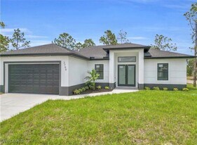 2700 42nd St W in Lehigh Acres, FL - Building Photo