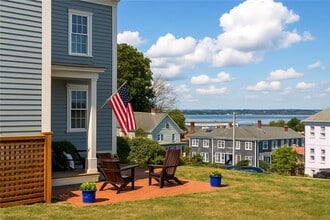 31 Peirce St in East Greenwich, RI - Building Photo - Building Photo