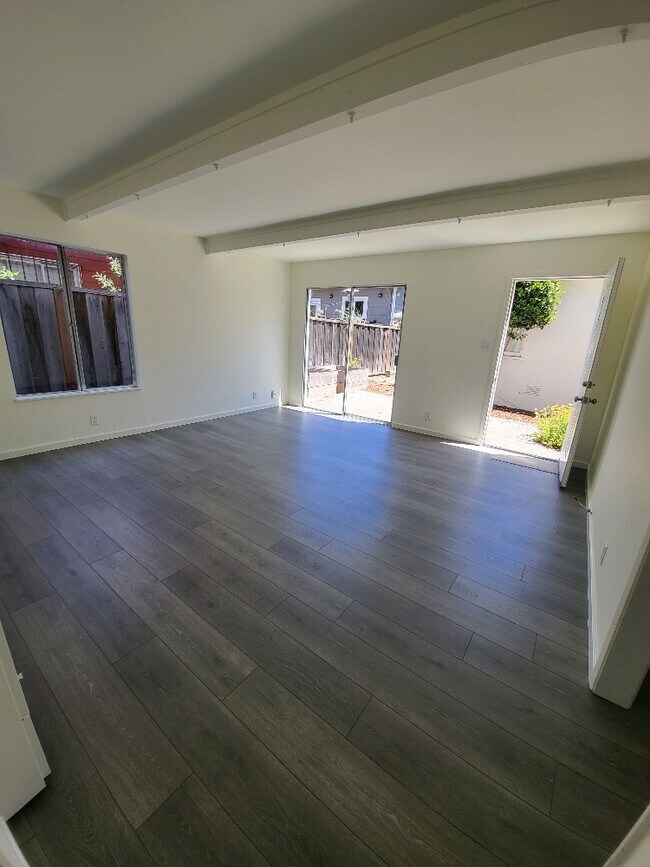 2325 Russell St, Unit A in Berkeley, CA - Building Photo - Building Photo