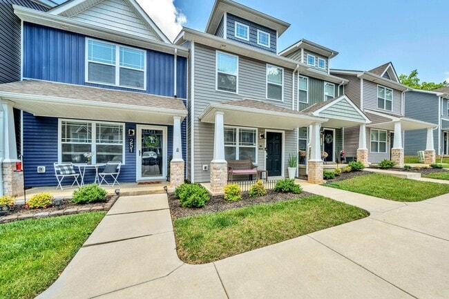 253 Woodland Vly Ln in Clarksville, TN - Building Photo - Building Photo