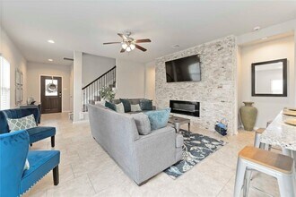 1415 Woods Lake Ct in Houston, TX - Building Photo - Building Photo